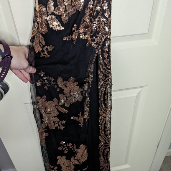 Sequin Bodycon Dress - Picture 3 of 8